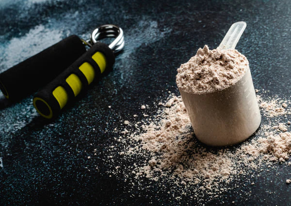 Delicious Flavors and Mixability: Enjoying a Quick and Convenient Protein Shake with RUN Albumen